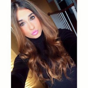 Meet your Posher, Meira